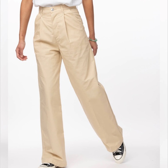 LEVIS PLEATED HIGH LOOSE KHAKI PANTS NWT - Picture 4 of 7